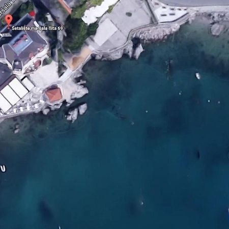 Apartment At Sea Ловран Екстериор снимка