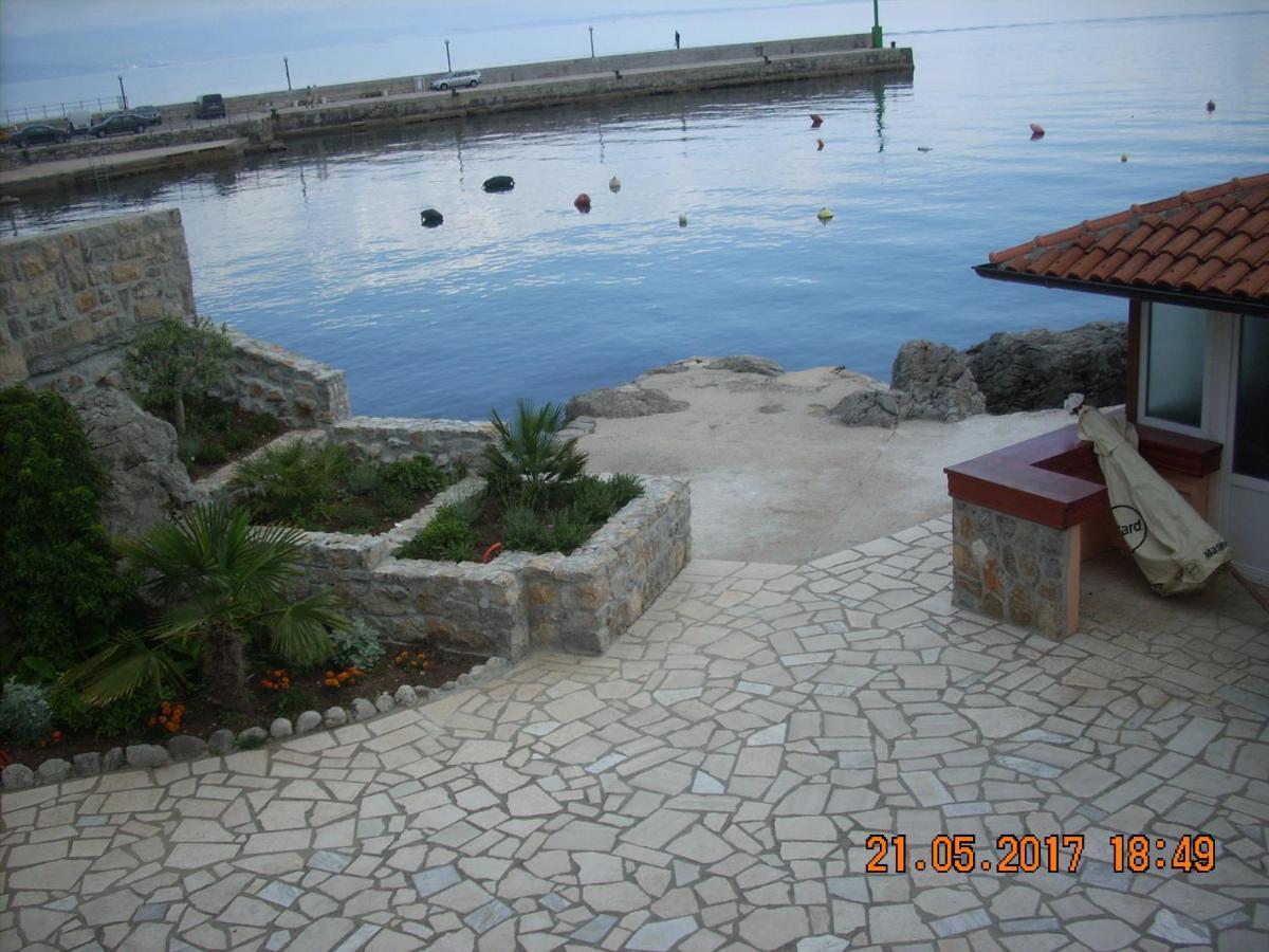 Apartment At Sea Ловран Екстериор снимка