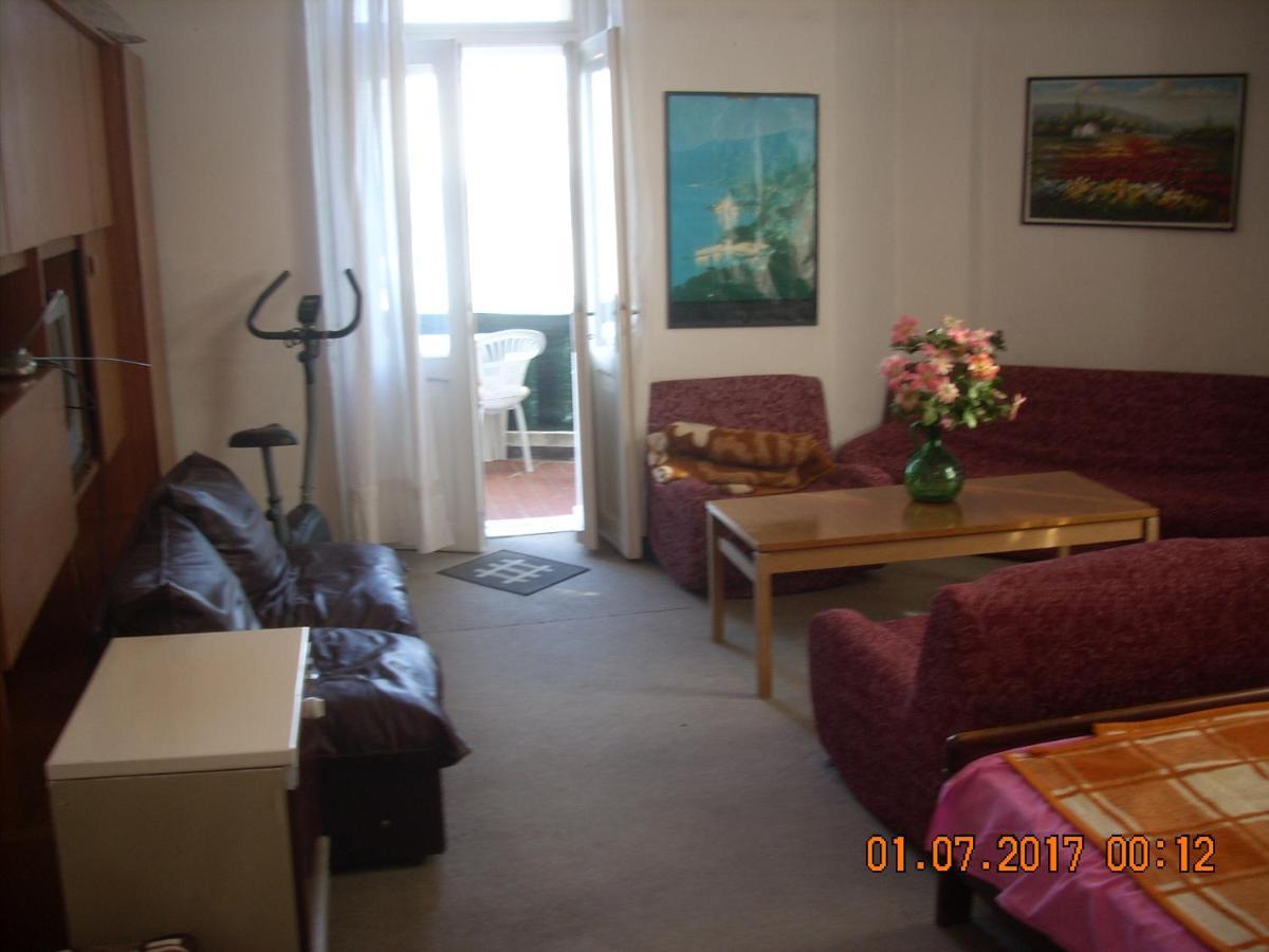 Apartment At Sea Ловран Екстериор снимка