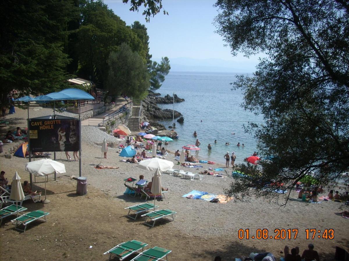 Apartment At Sea Ловран Екстериор снимка