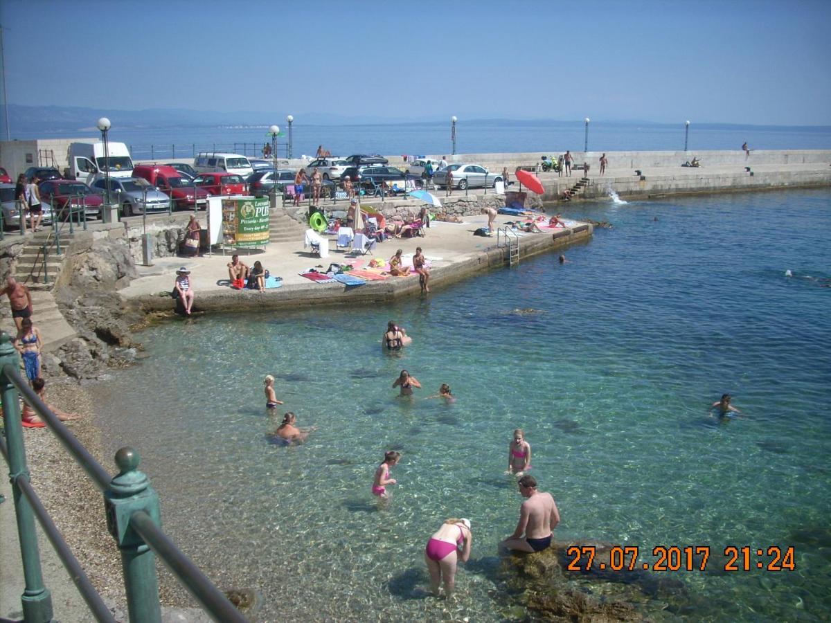 Apartment At Sea Ловран Екстериор снимка