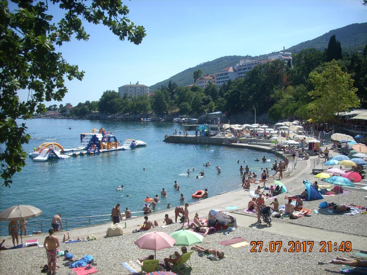 Apartment At Sea Ловран Екстериор снимка