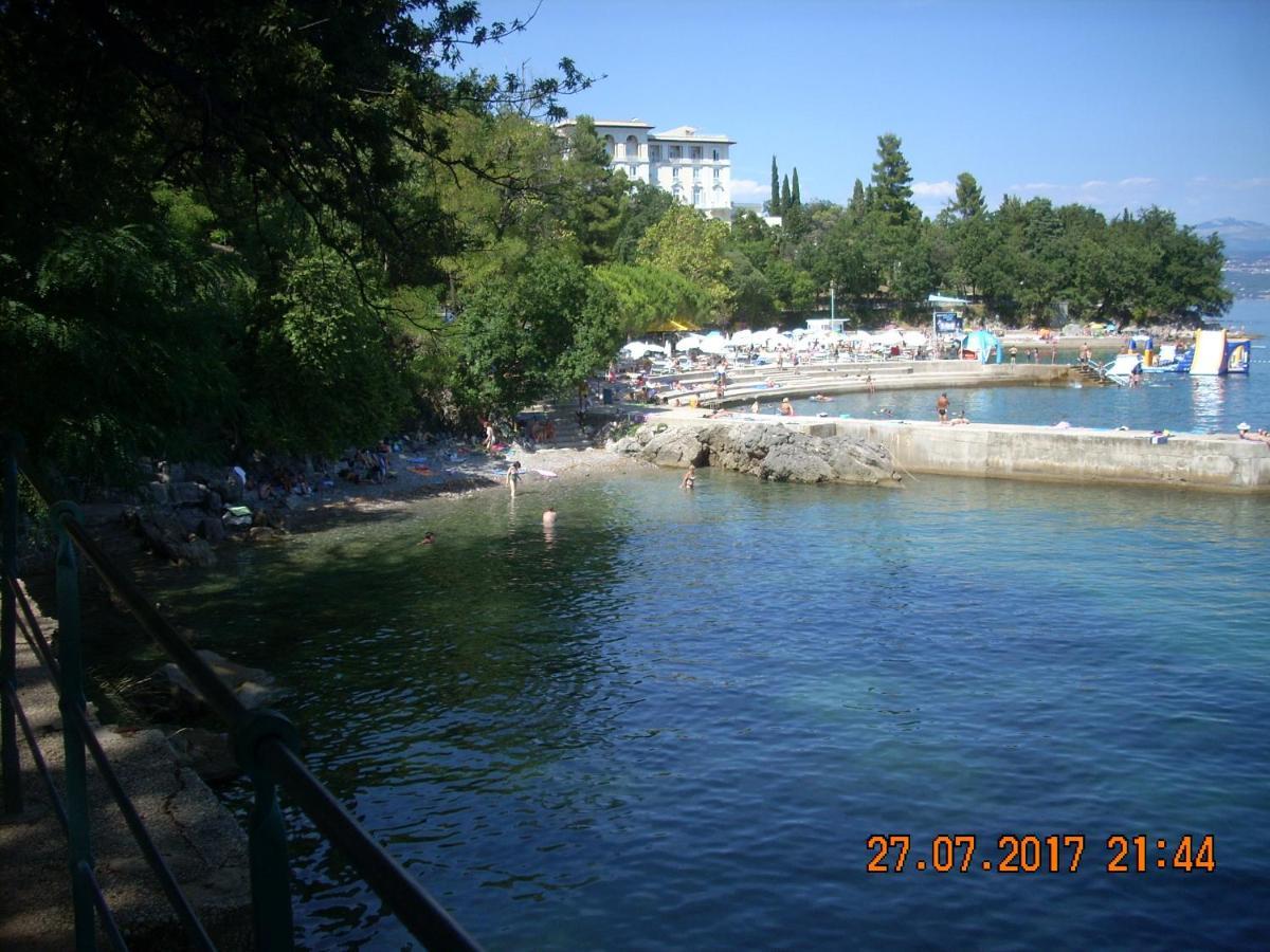 Apartment At Sea Ловран Екстериор снимка